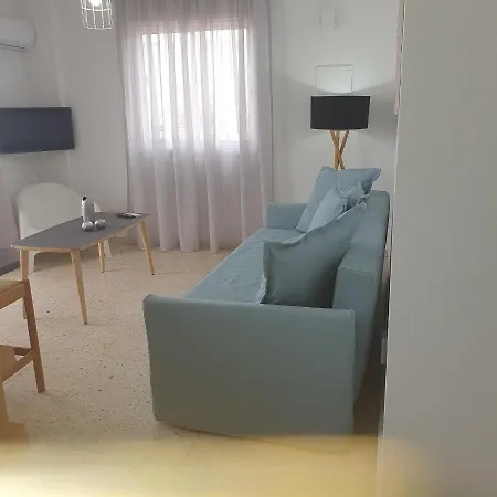 G&e Harbour Apartment Lachi