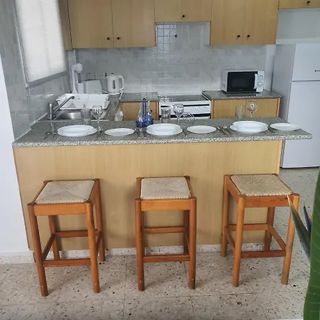 G&e Harbour Apartment Lachi