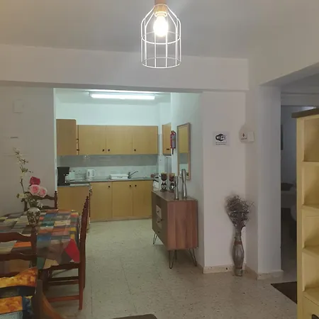 G&e Harbour Apartment Lachi