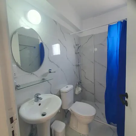 G&e Harbour Apartment Lachi